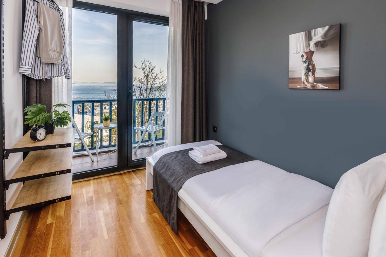 Monnas Bosphorus Apartment Istanbul Bagian luar foto