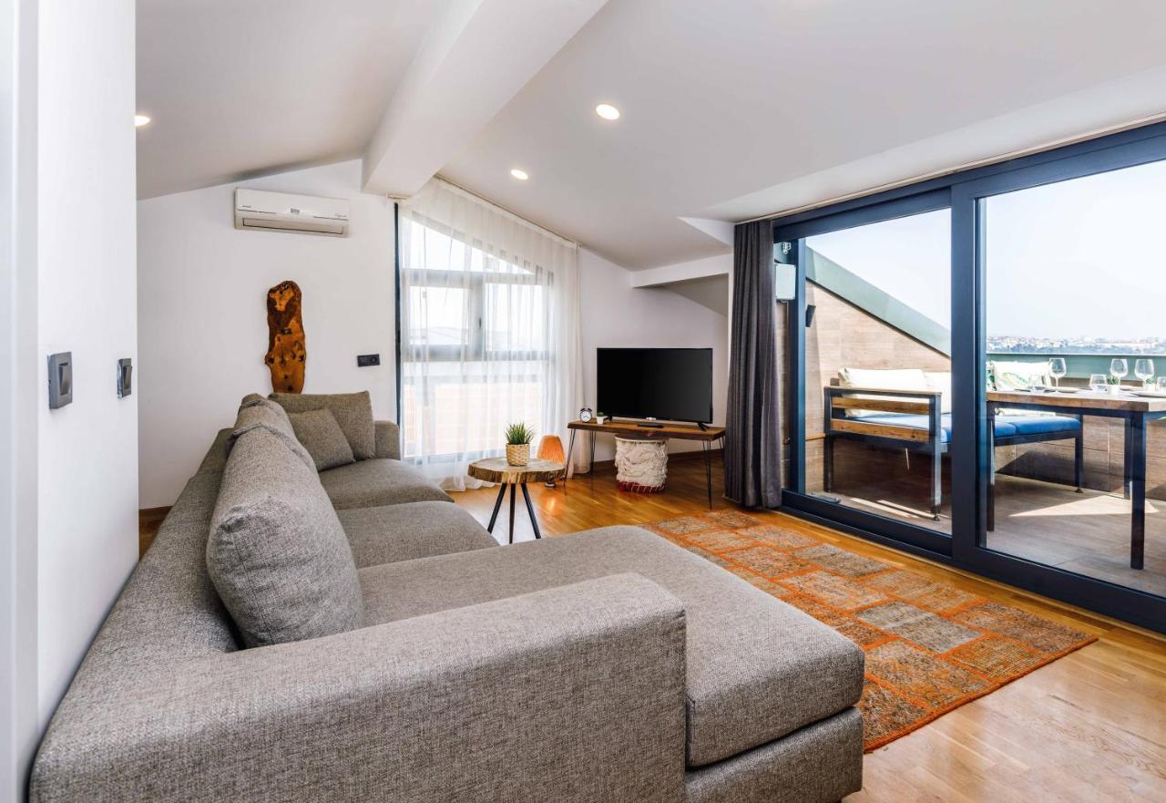 Monnas Bosphorus Apartment Istanbul Bagian luar foto