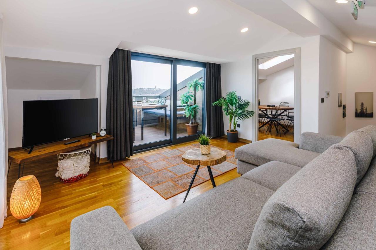 Monnas Bosphorus Apartment Istanbul Bagian luar foto
