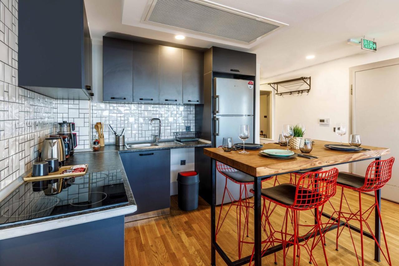 Monnas Bosphorus Apartment Istanbul Bagian luar foto